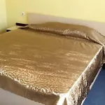 Хотел Свети Теодор Тирон 2*