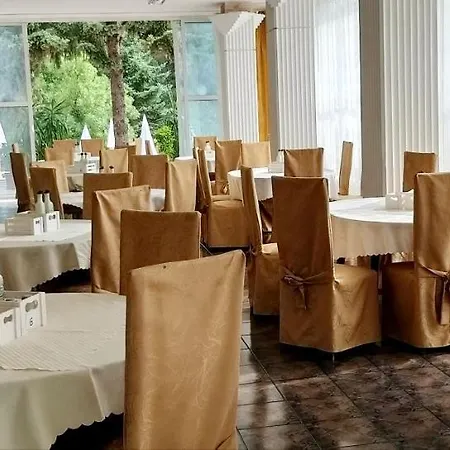 Хотел Свети Теодор Тирон