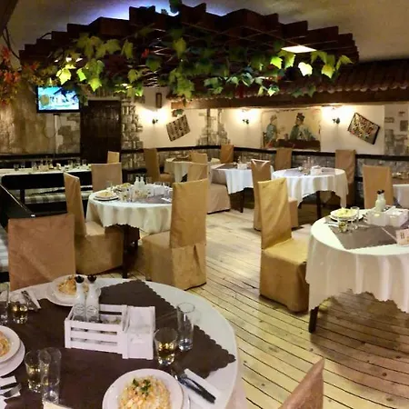 Хотел Свети Теодор Тирон Hotel 2*