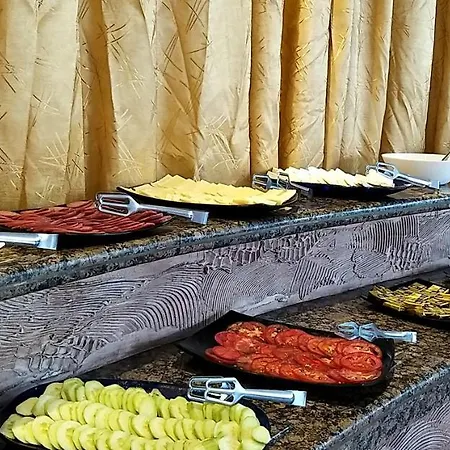 Хотел Свети Теодор Тирон 2*