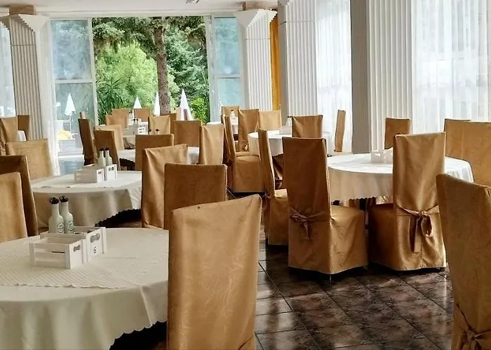 Хотел Свети Теодор Тирон