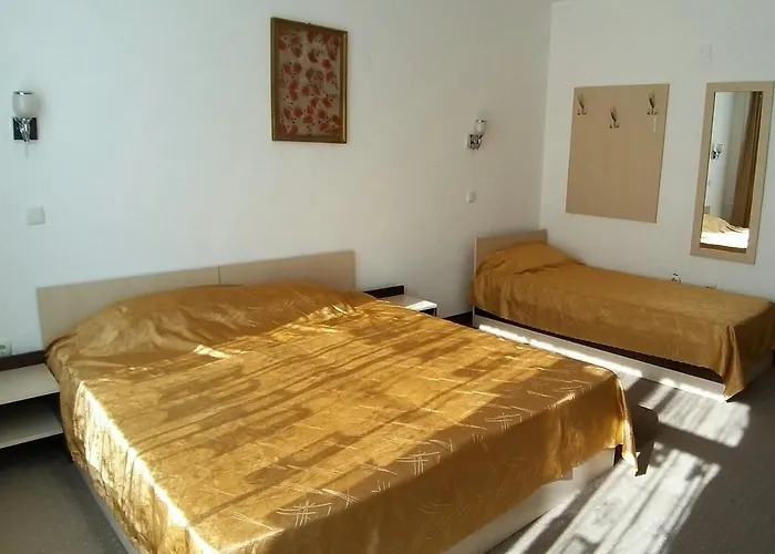 Хотел Свети Теодор Тирон