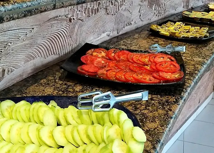 Хотел Свети Теодор Тирон Hotel 2*